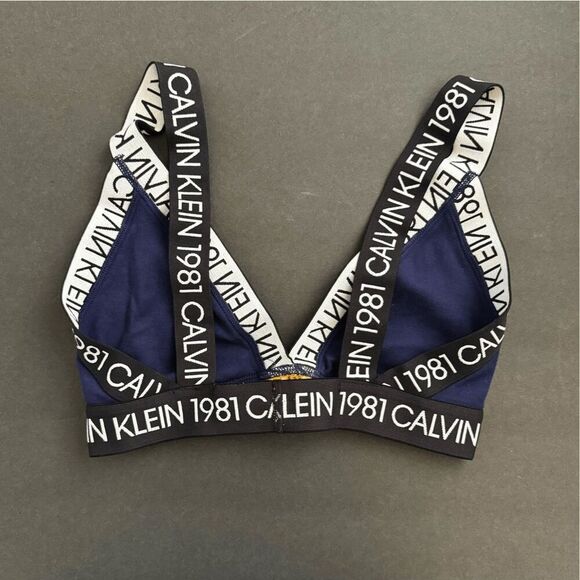 Calvin Klein Women's 1981 Bold Bralette Size Medium - Picture 2 of 3